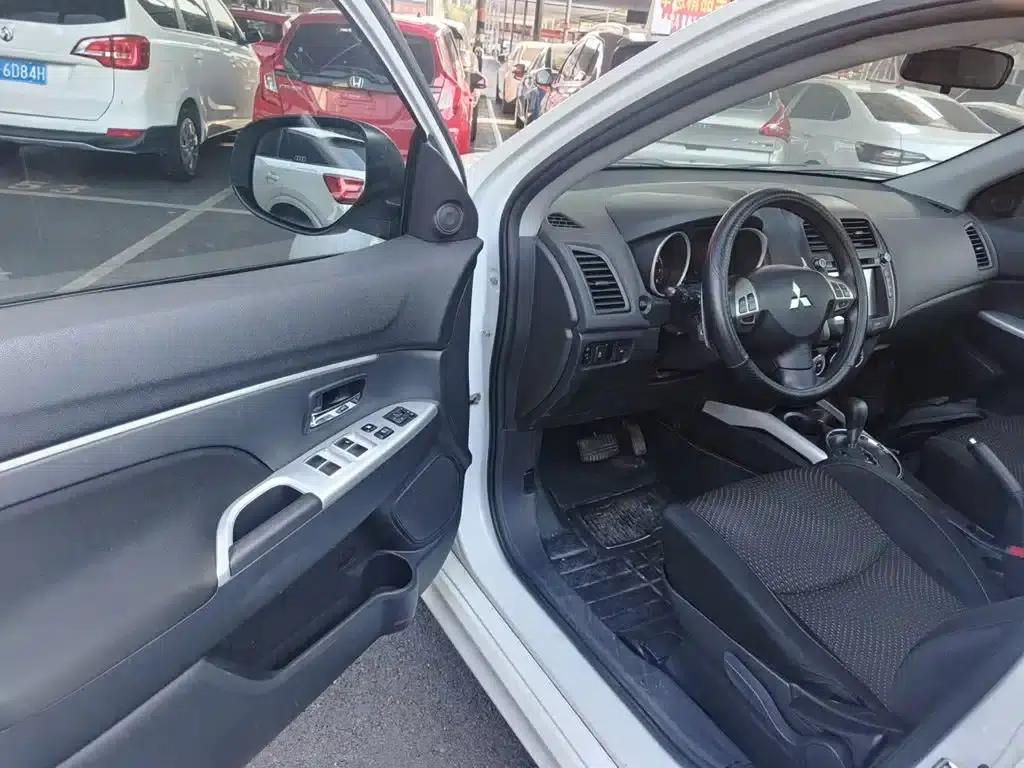 2013 ASX 2.0L CVT 4WD Premium Edition — миниатюра 16