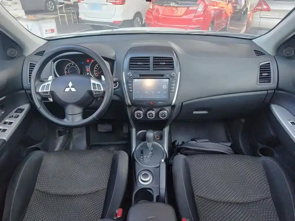 2013 ASX 2.0L CVT 4WD Premium Edition — миниатюра 10