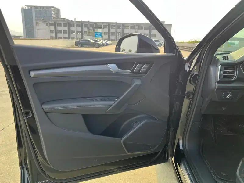 Audi Q5L 2026 quattro 45th Anniversary Edition 40TFSI Luxury Dynamic — миниатюра 17