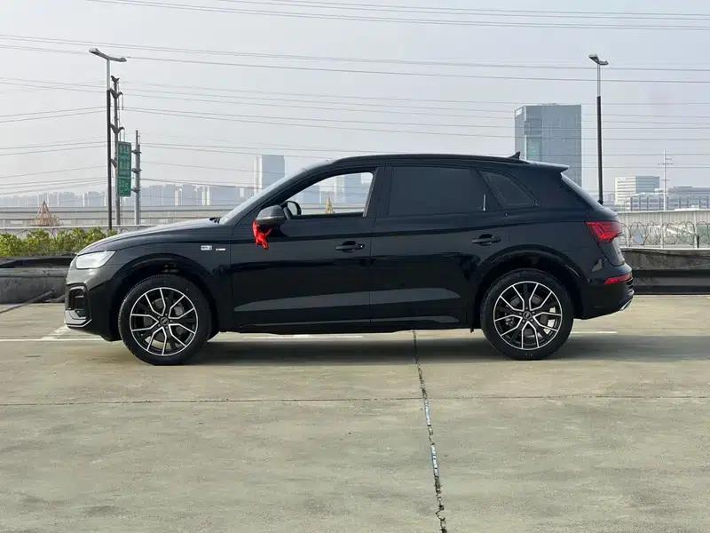 Audi Q5L 2026 quattro 45th Anniversary Edition 40TFSI Luxury Dynamic — миниатюра 4