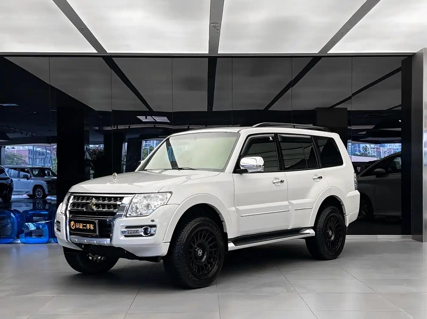 2022 Pajero V93 (Imported) 3.0L Middle East Version — миниатюра 1