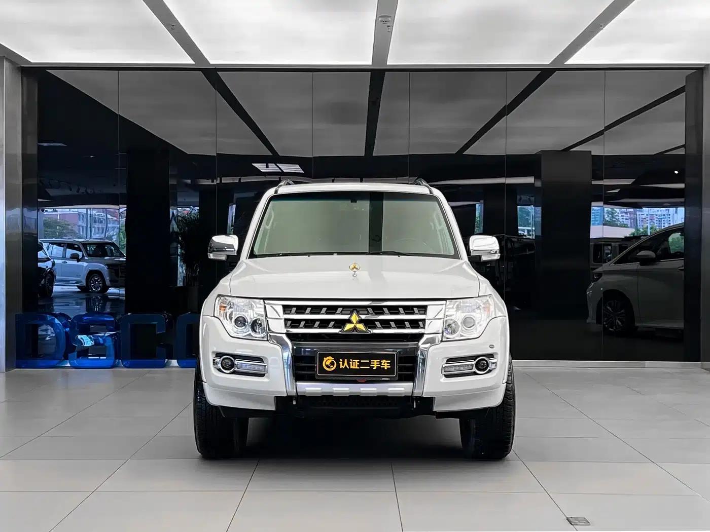 2022 Pajero V93 (Imported) 3.0L Middle East Version — миниатюра 2
