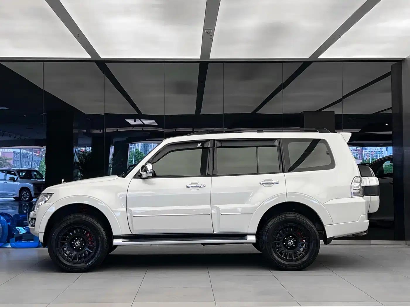 2022 Pajero V93 (Imported) 3.0L Middle East Version — миниатюра 3