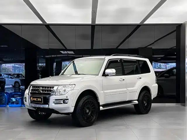 2022 Pajero V93 (Imported) 3.0L Middle East Version
