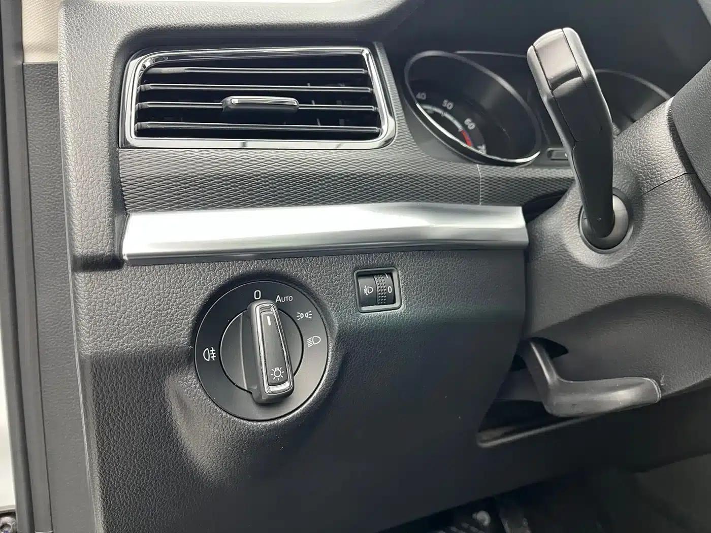 Kamiq 2023 Facelift 1.5L Automatic Comfort Edition — миниатюра 15