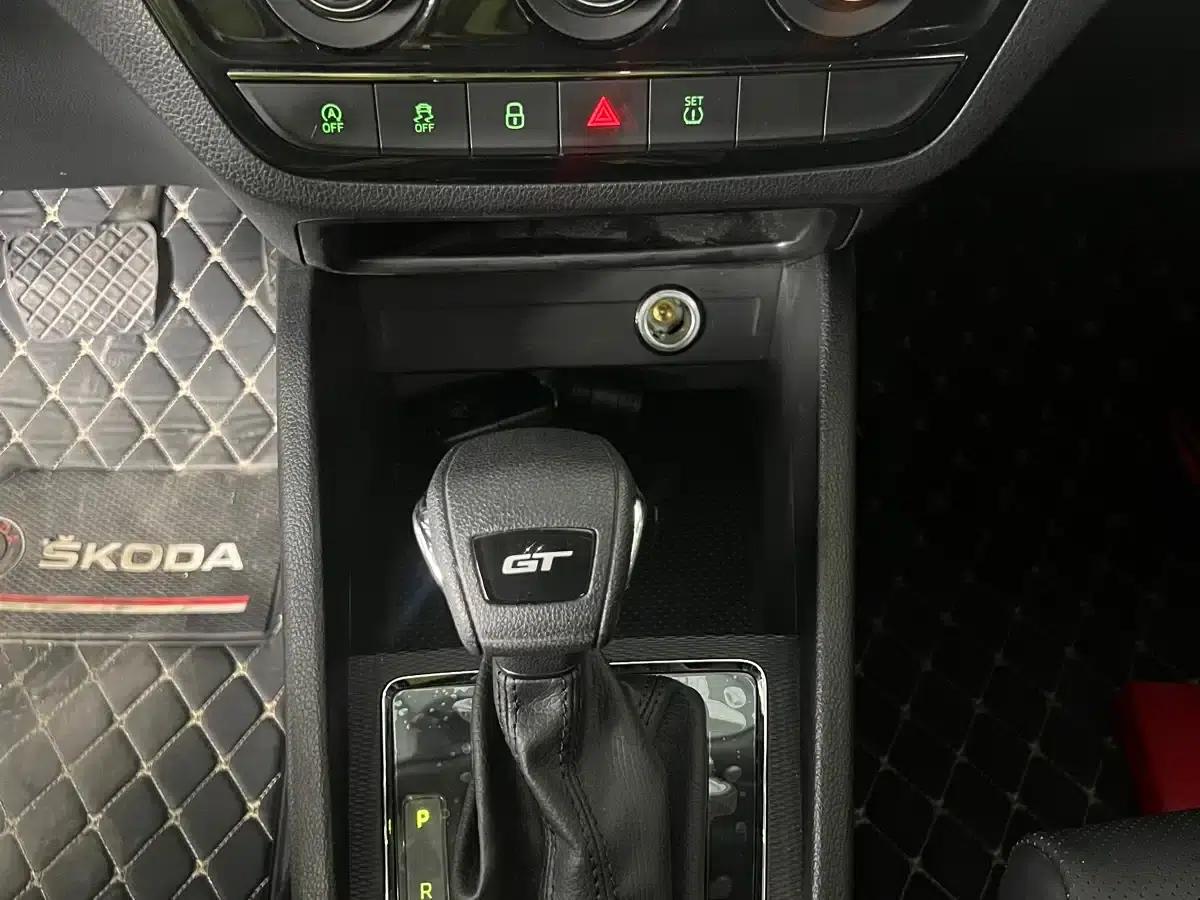 2021 Kamiq GT TSI230 DSG Flagship Edition — миниатюра 17