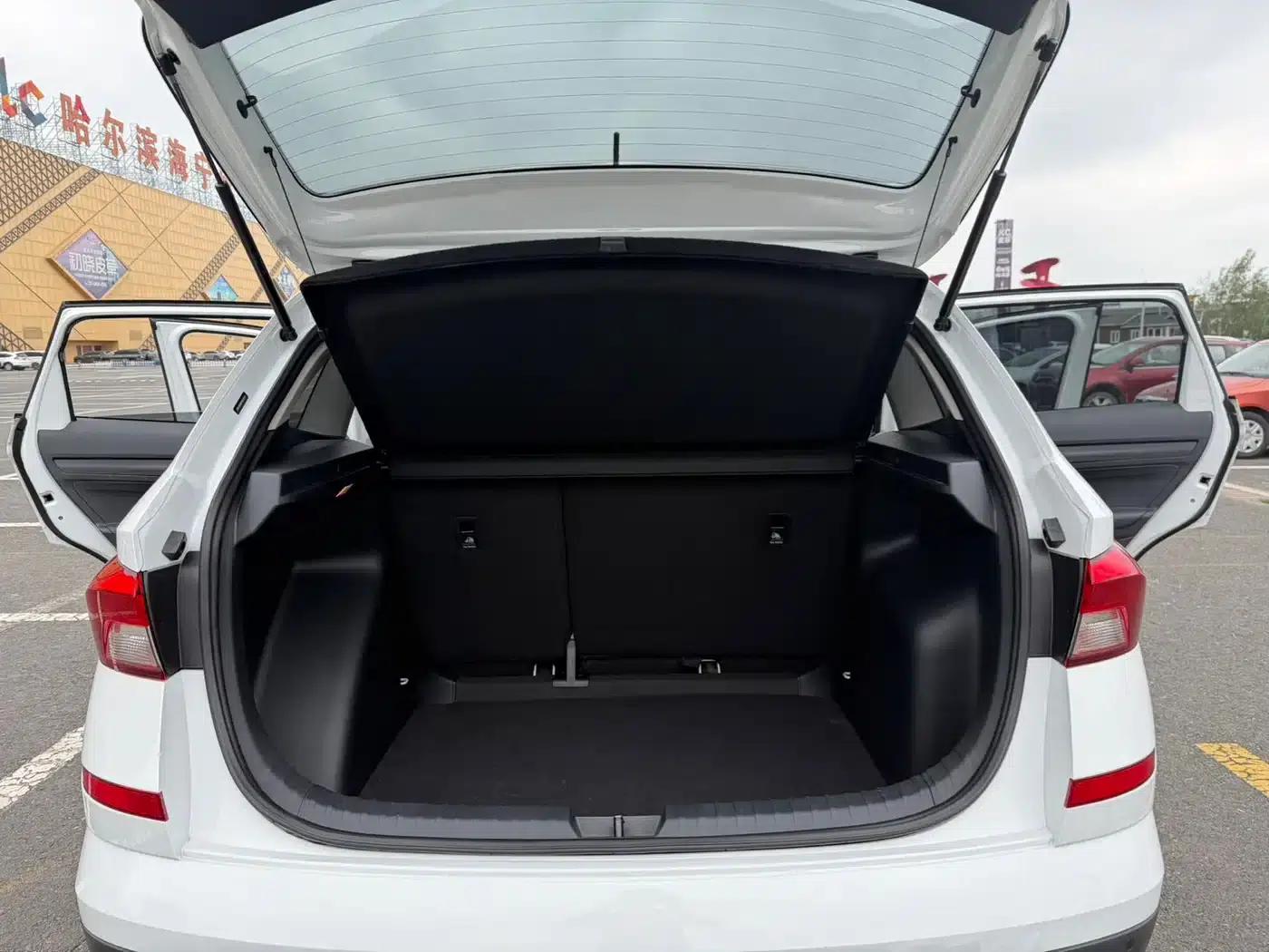 Kamiq 2023 1.5L Automatic Comfort Edition — миниатюра 17