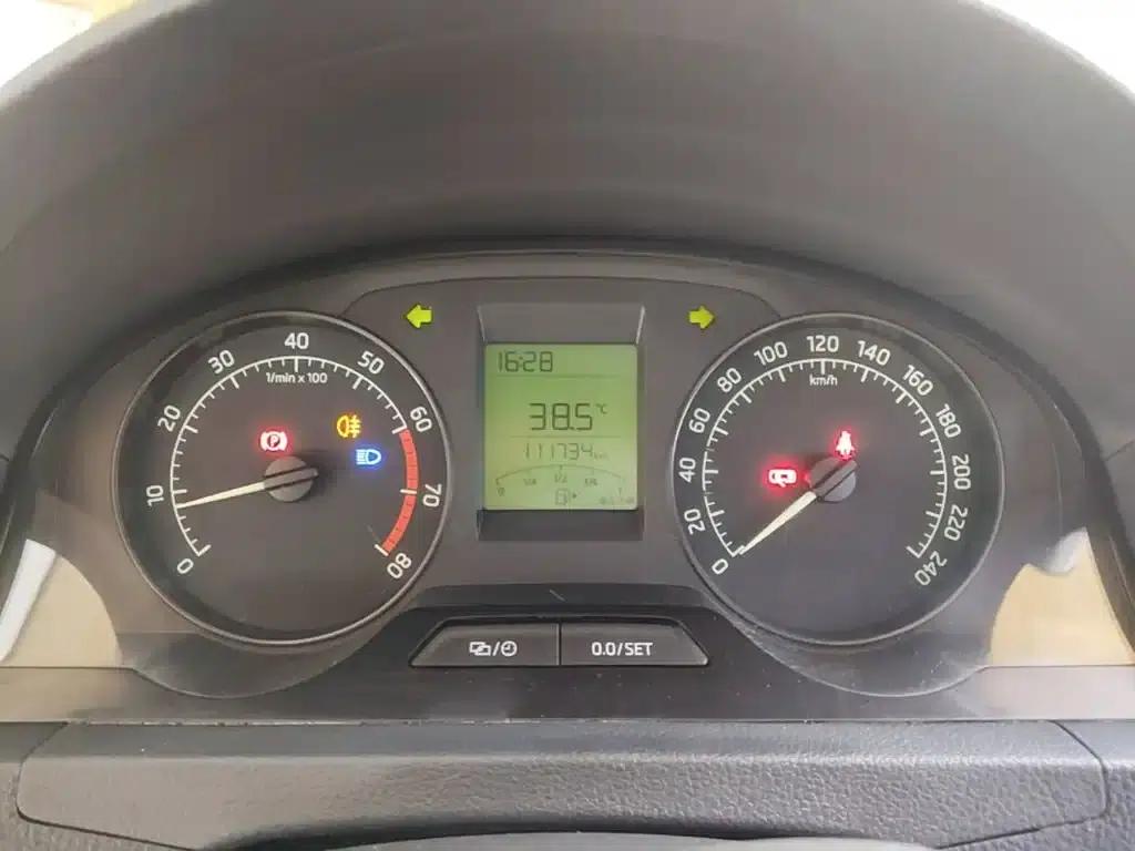 Rapid 2016 1.4L Manual Forward Edition — миниатюра 12