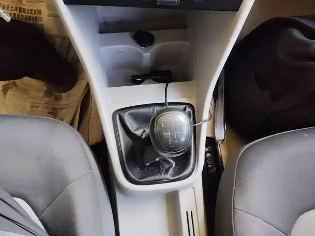Rapid 2016 1.4L Manual Forward Edition — миниатюра 14