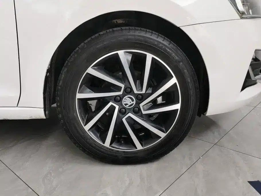 Rapid 2020 1.5L Manual Comfort Edition — миниатюра 15