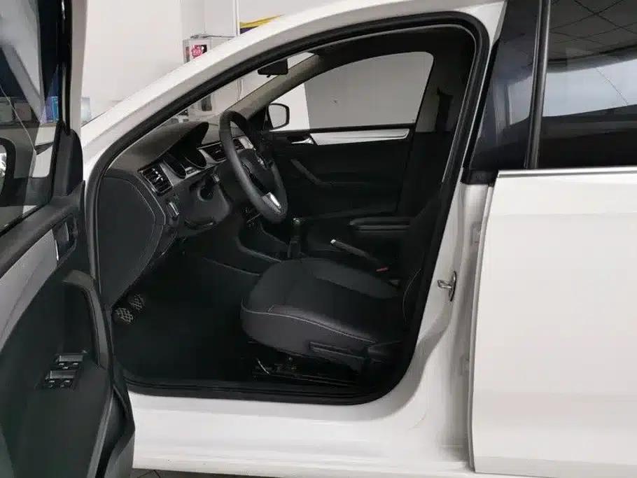 Rapid 2020 1.5L Manual Comfort Edition — миниатюра 22