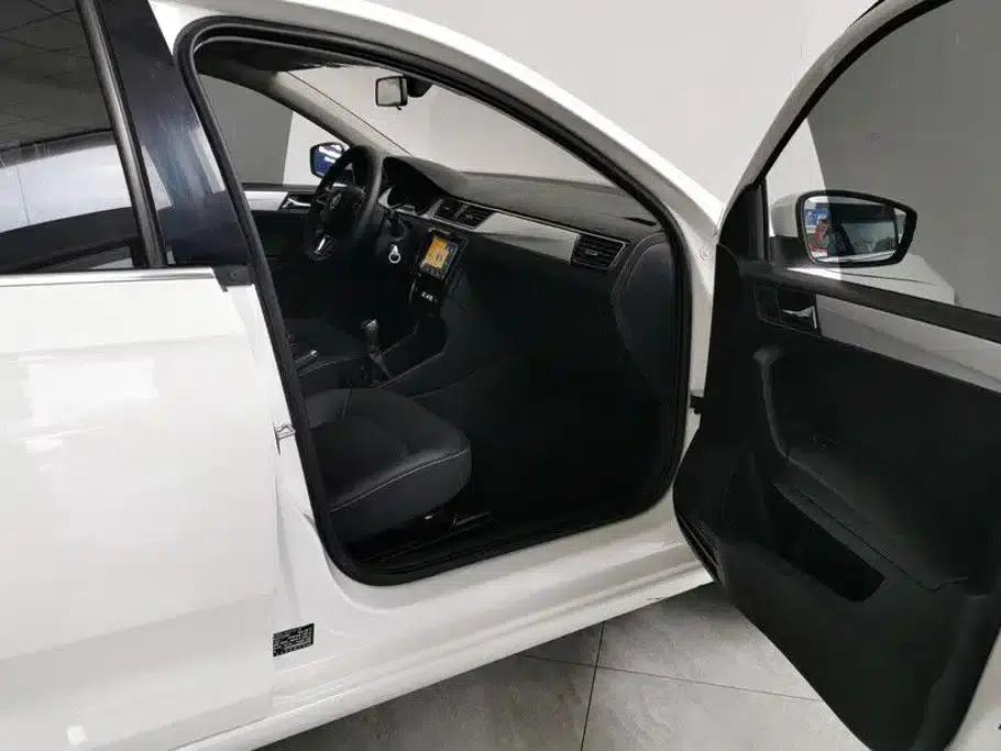Rapid 2020 1.5L Manual Comfort Edition — миниатюра 4