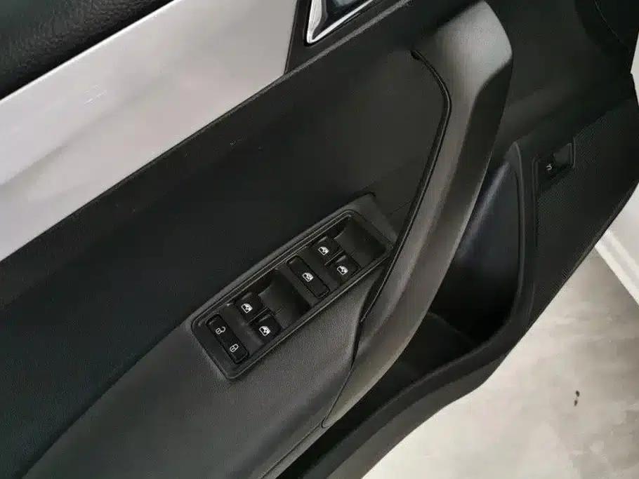 Rapid 2020 1.5L Manual Comfort Edition — миниатюра 5