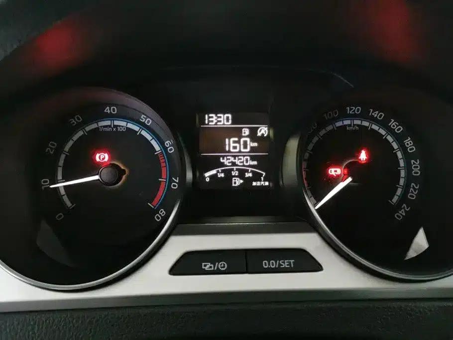 Rapid 2020 1.5L Manual Comfort Edition — миниатюра 8