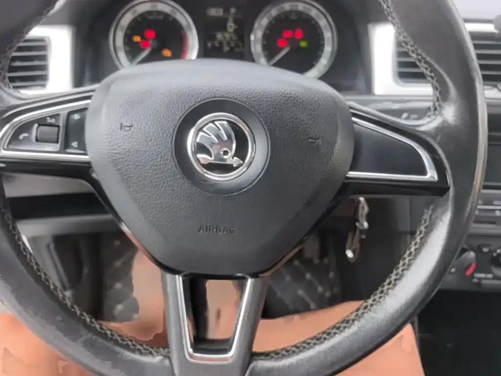 Rapid 2018 1.6L Automatic Comfort Edition — миниатюра 11