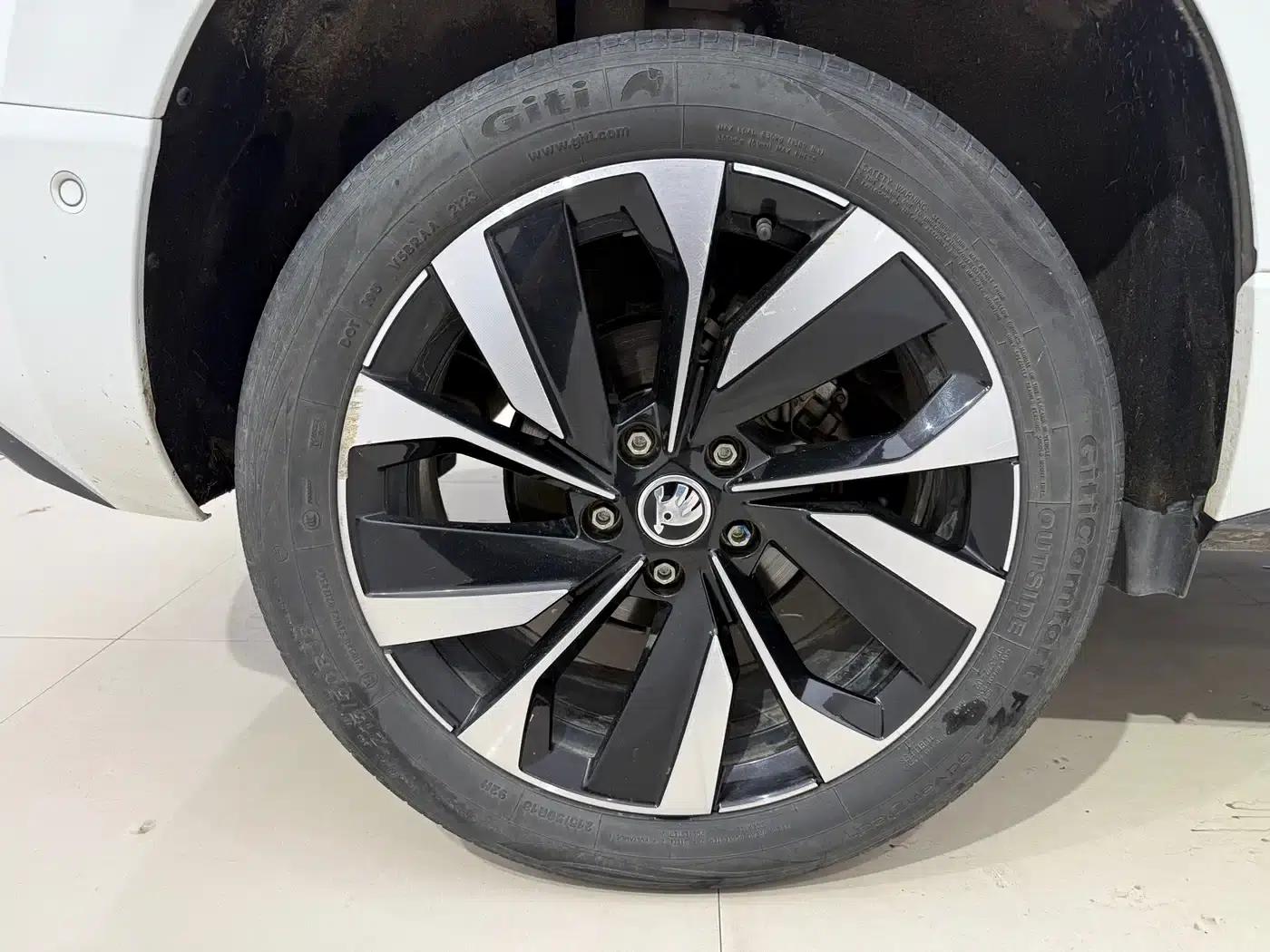 Karoq 2023 TSI280 Luxury Edition — миниатюра 14