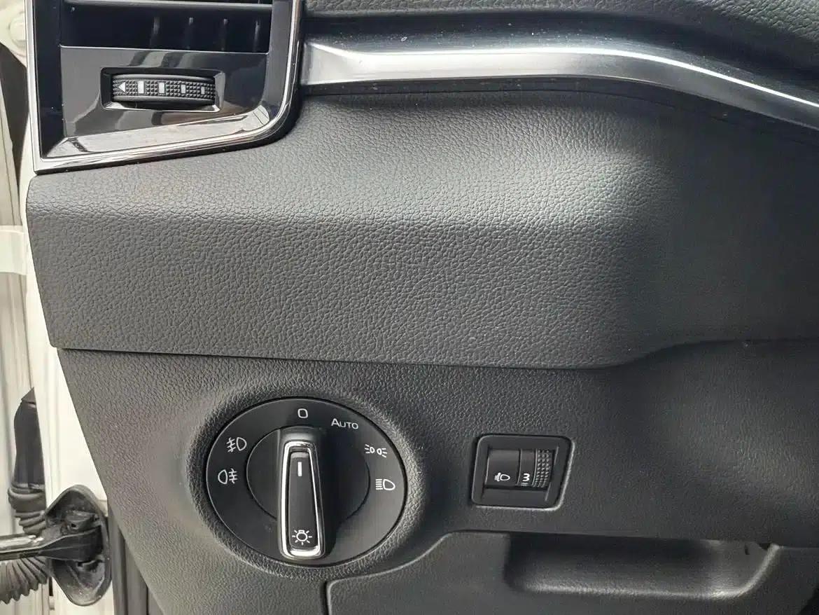 Karoq 2022 TSI280 Premium Edition — миниатюра 17
