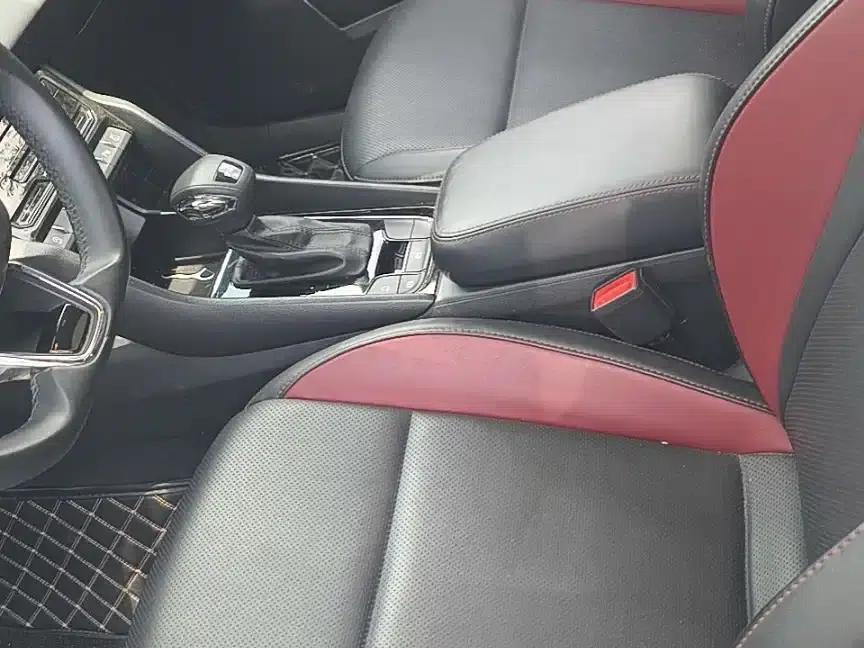 Karoq 2023 TSI280 Luxury Edition — миниатюра 7