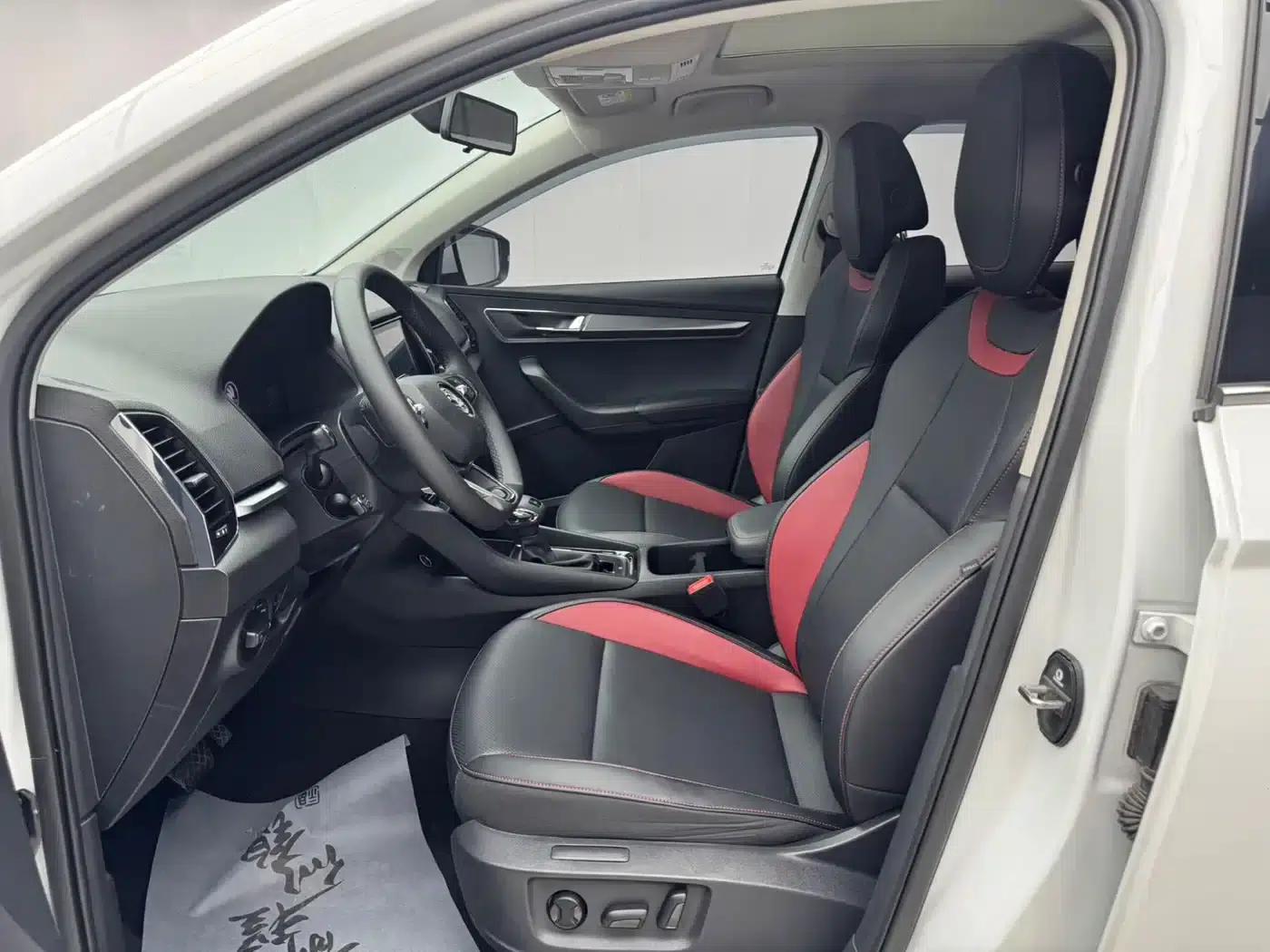 Karoq 2022 TSI280 Luxury Edition — миниатюра 8