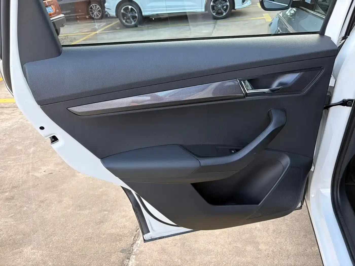 Karoq 2020 TSI280 Smart Luxury Edition (China VI Emission Standard) — миниатюра 17
