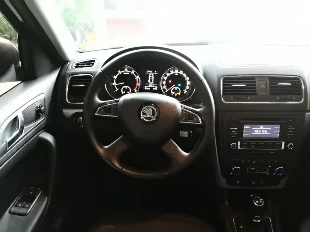 Yeti 2014 1.8TSI DSG Polar Edition — миниатюра 11