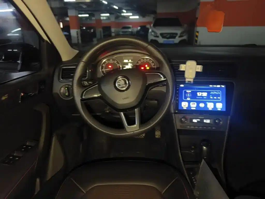 Rapid Spaceback 2016 Facelift 1.6L Automatic Smart Edition — миниатюра 11