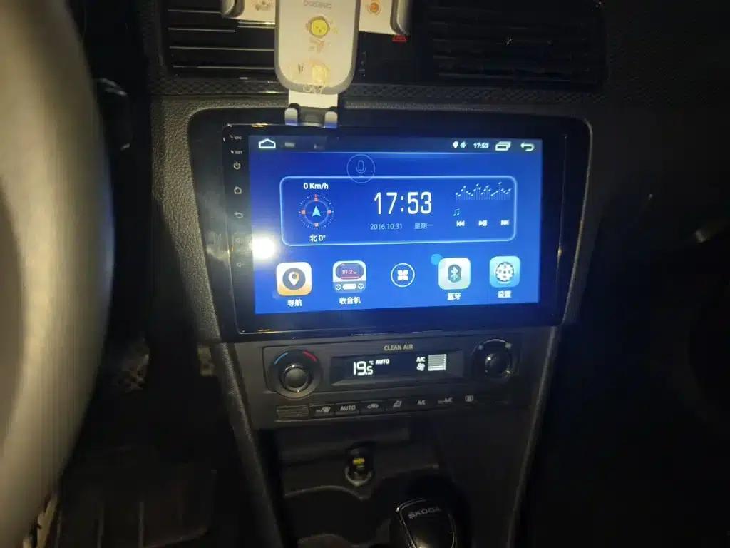 Rapid Spaceback 2016 Facelift 1.6L Automatic Smart Edition — миниатюра 14