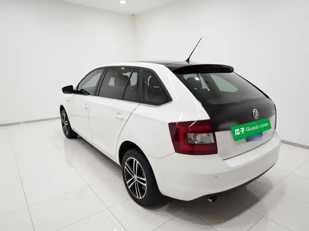 Rapid Spaceback 2016 Facelift 1.6L Automatic Smart Edition — миниатюра 4