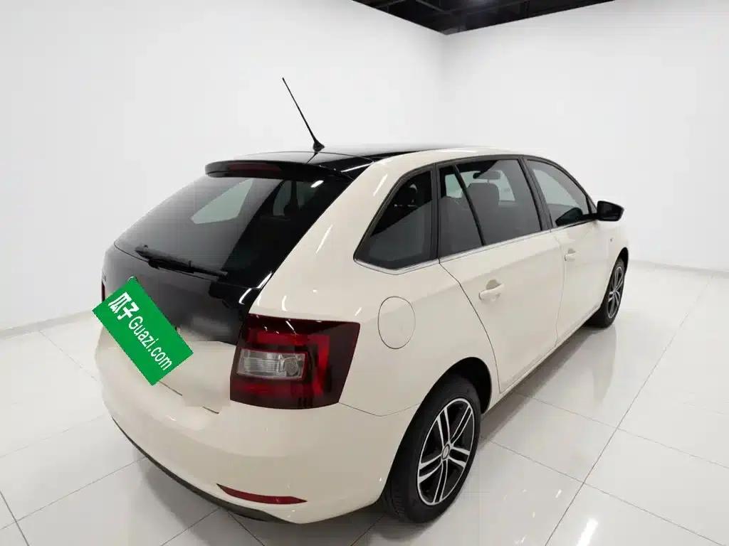 Rapid Spaceback 2016 Facelift 1.6L Automatic Smart Edition — миниатюра 6