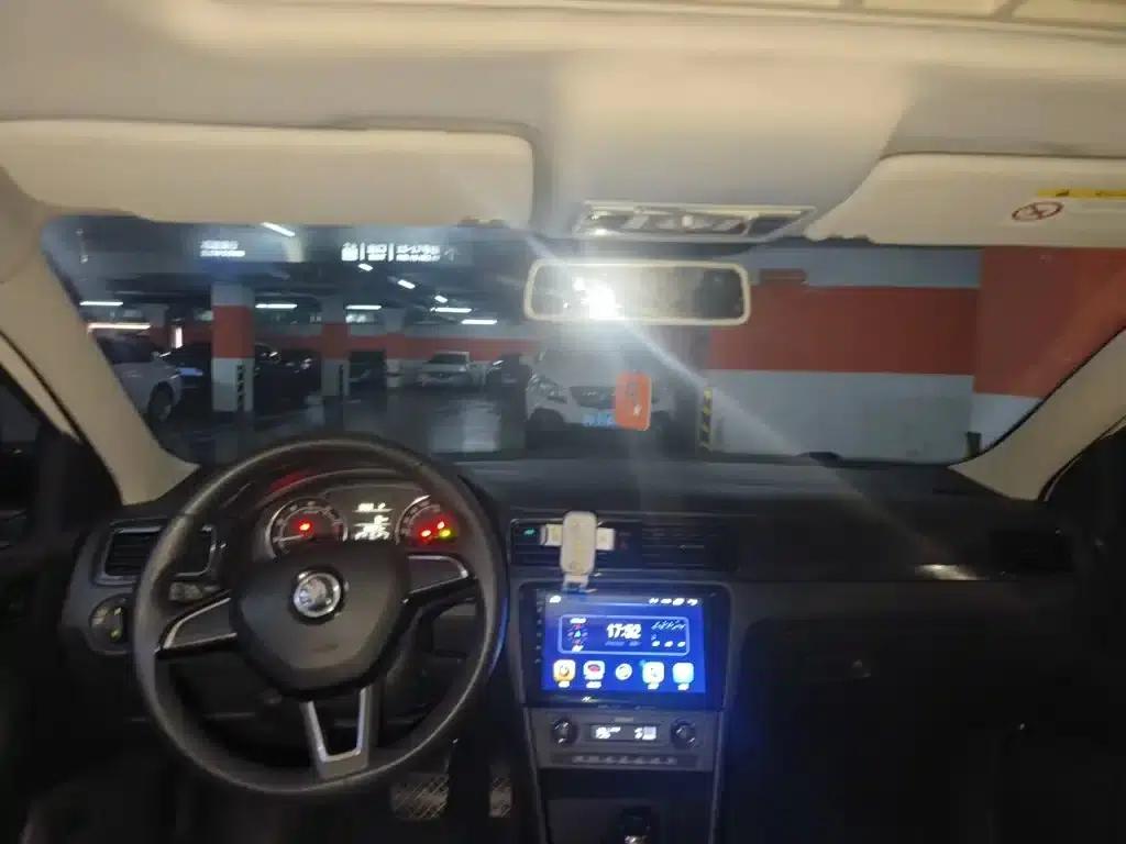 Rapid Spaceback 2016 Facelift 1.6L Automatic Smart Edition — миниатюра 10