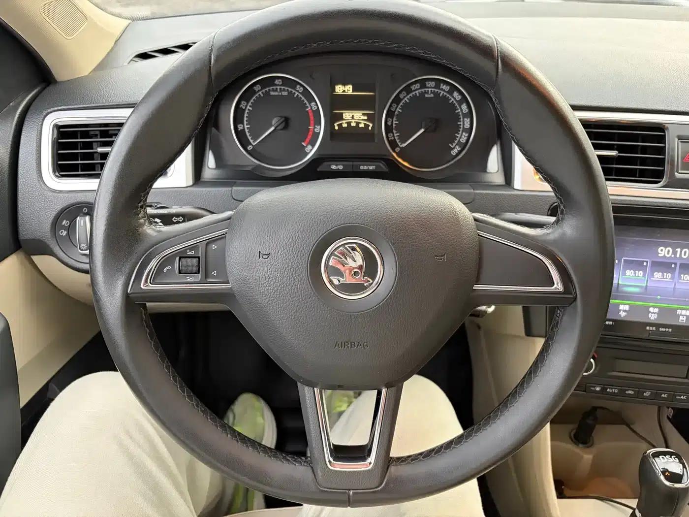 Rapid 2014 1.4TSI DSG Premium Edition — миниатюра 17