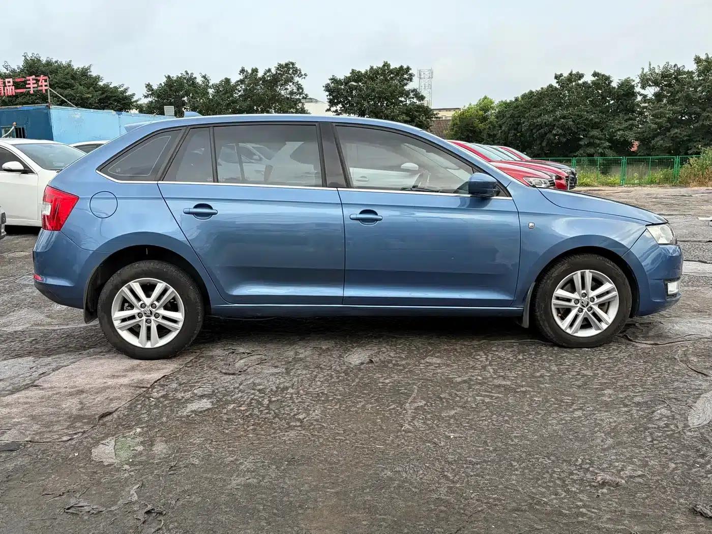 Rapid 2014 1.4TSI DSG Premium Edition — миниатюра 4