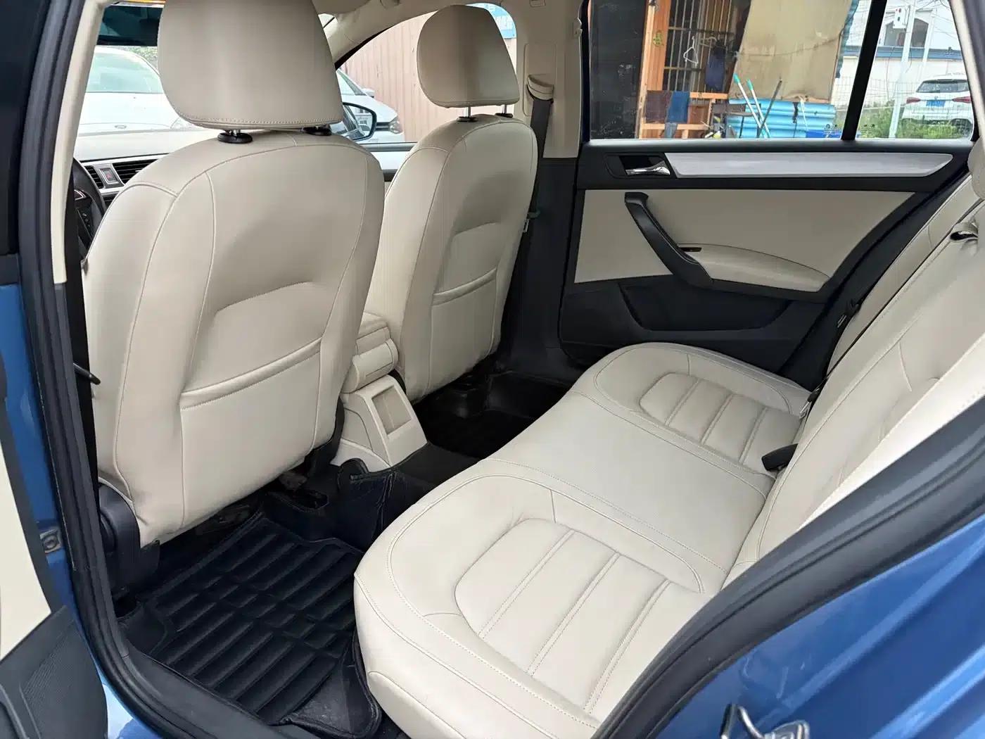 Rapid 2014 1.4TSI DSG Premium Edition — миниатюра 9