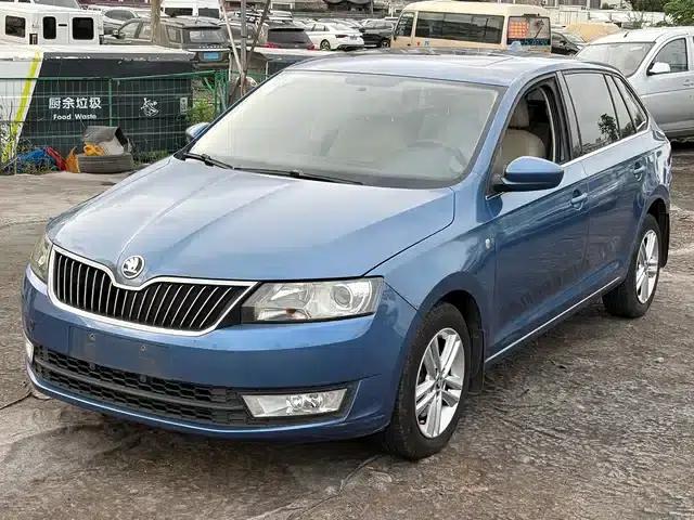 Rapid 2014 1.4TSI DSG Premium Edition