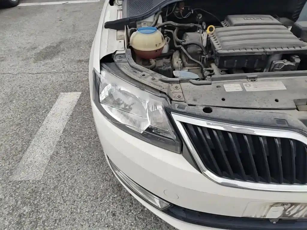 Rapid Spaceback 2016 Facelift 1.6L Automatic Comfortline — миниатюра 13