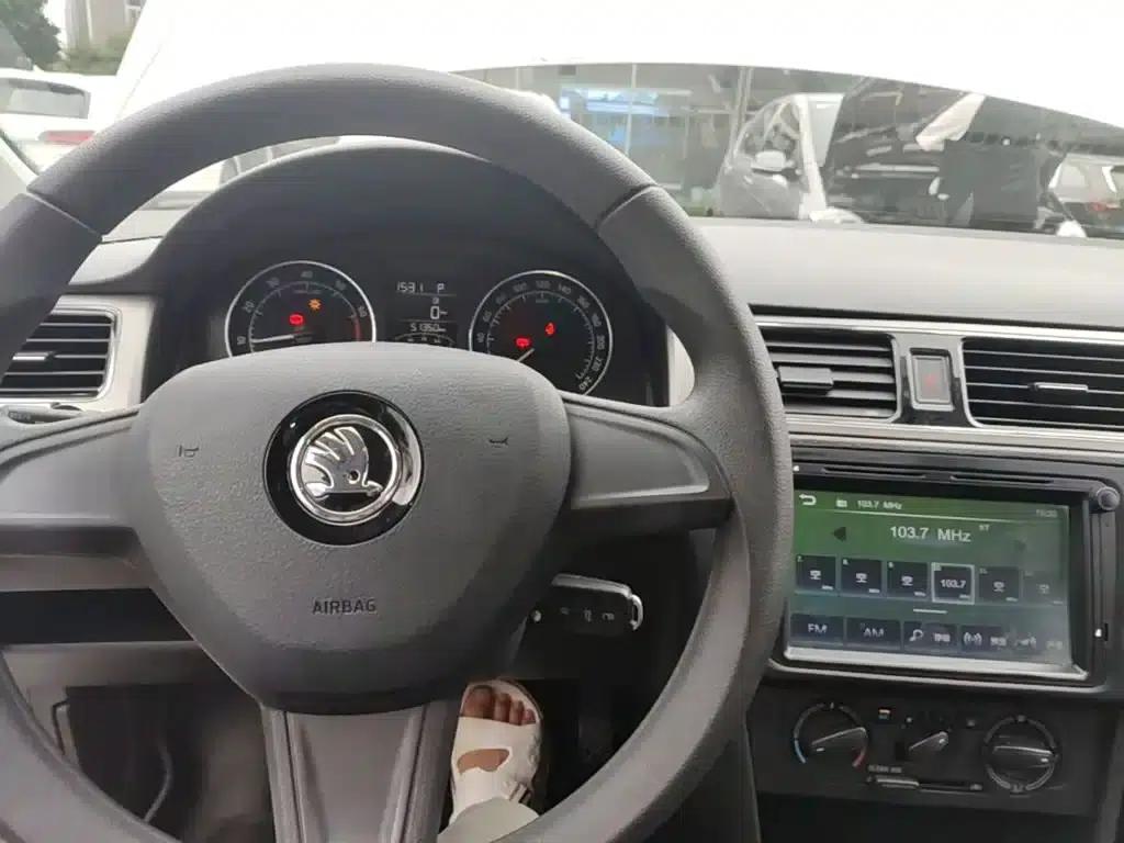 Rapid Spaceback 2016 Facelift 1.6L Automatic Comfortline — миниатюра 16