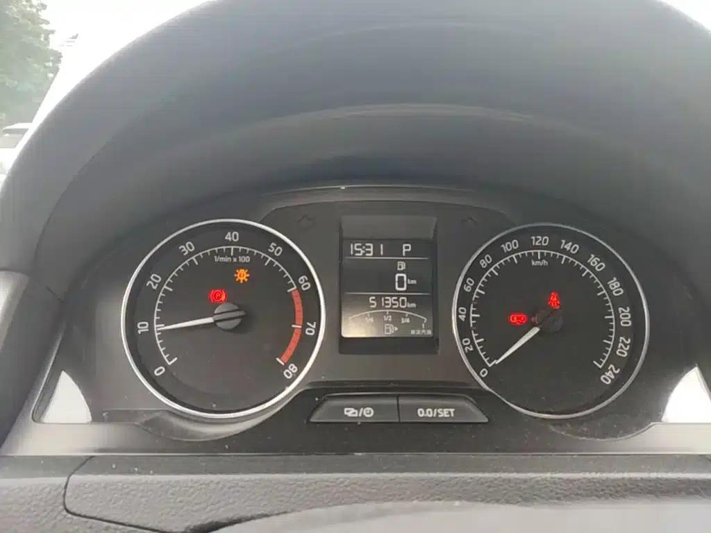 Rapid Spaceback 2016 Facelift 1.6L Automatic Comfortline — миниатюра 18