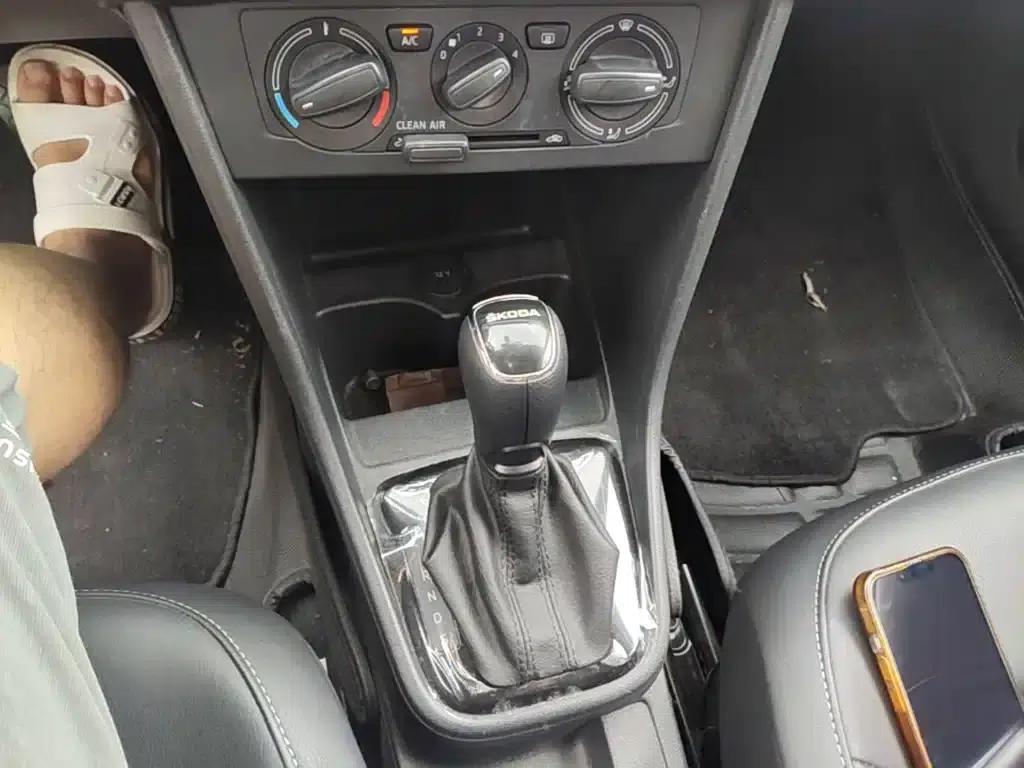 Rapid Spaceback 2016 Facelift 1.6L Automatic Comfortline — миниатюра 21