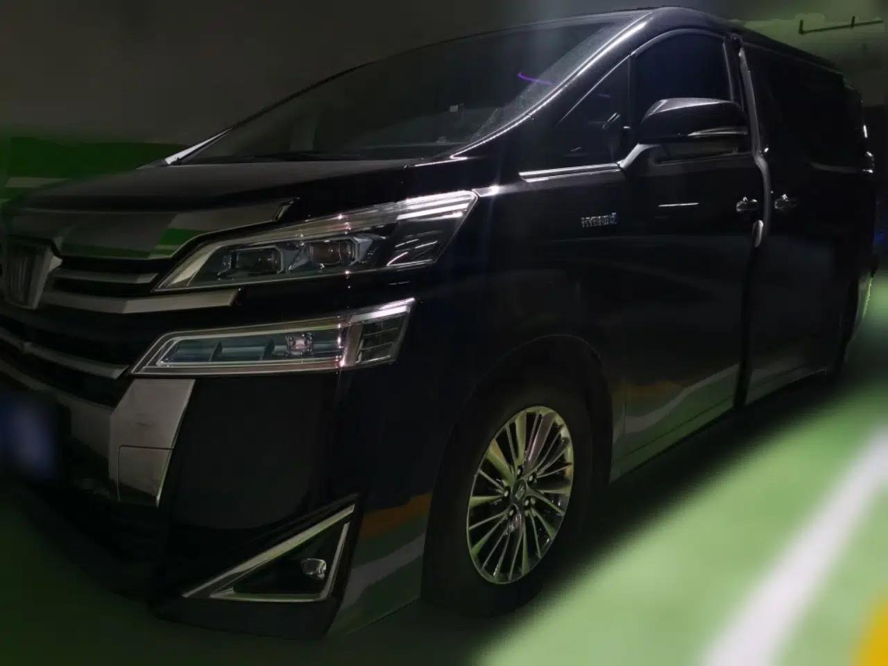 Toyota Vellfire 2021 Crown Dual-Engine 2.5L HV Luxury Edition — миниатюра 1