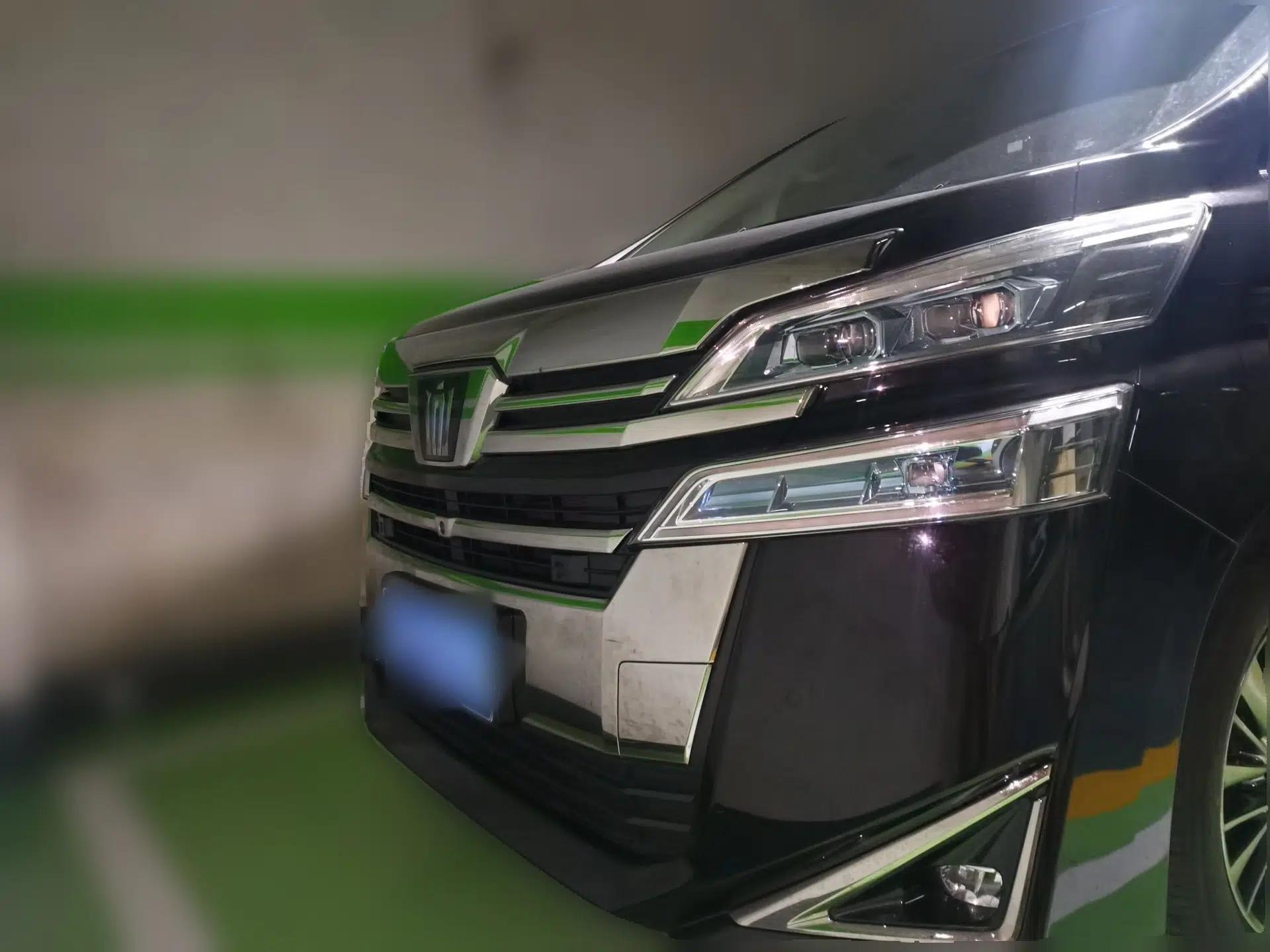 Toyota Vellfire 2021 Crown Dual-Engine 2.5L HV Luxury Edition — миниатюра 2