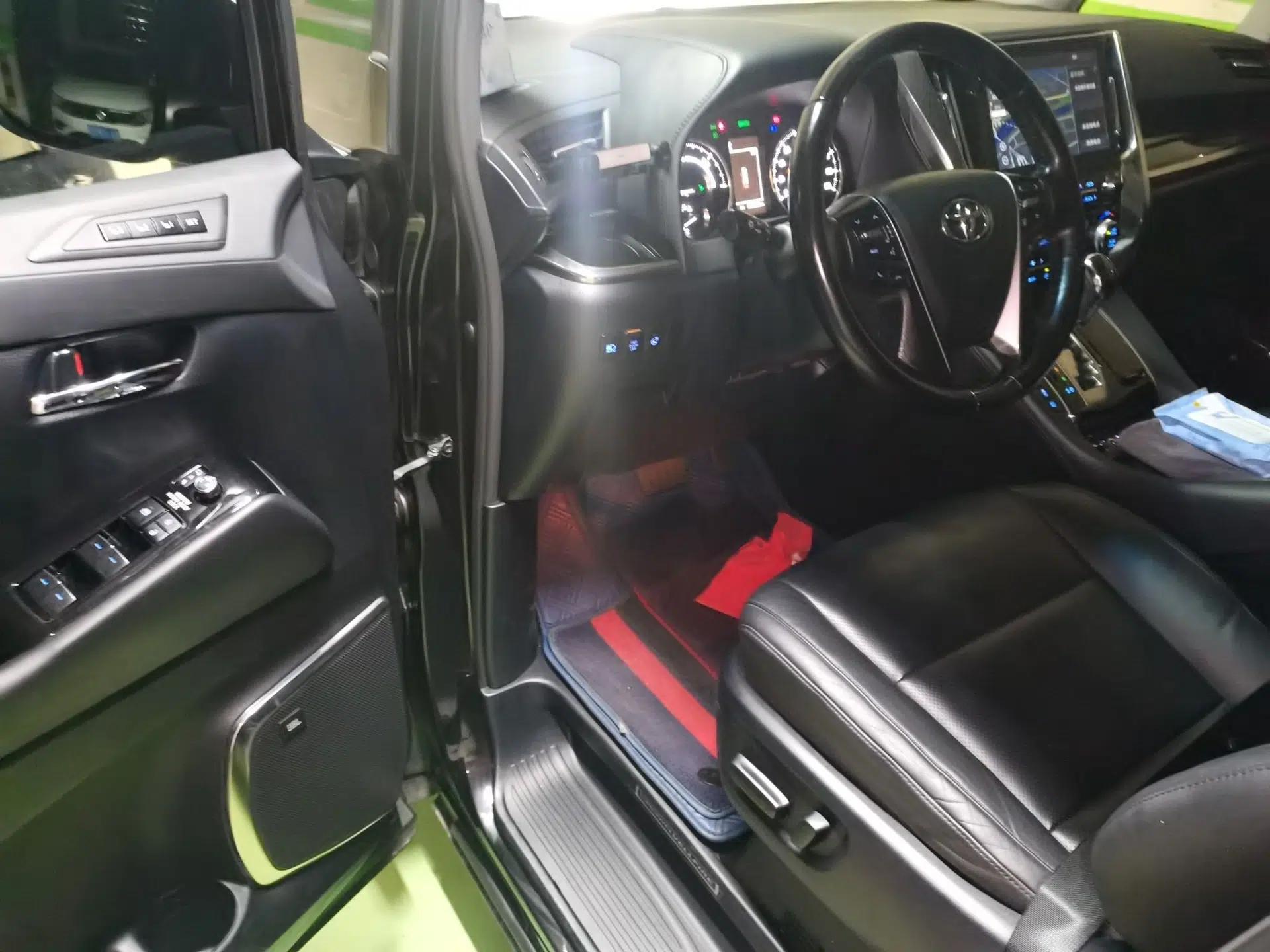 Toyota Vellfire 2021 Crown Dual-Engine 2.5L HV Luxury Edition — миниатюра 16
