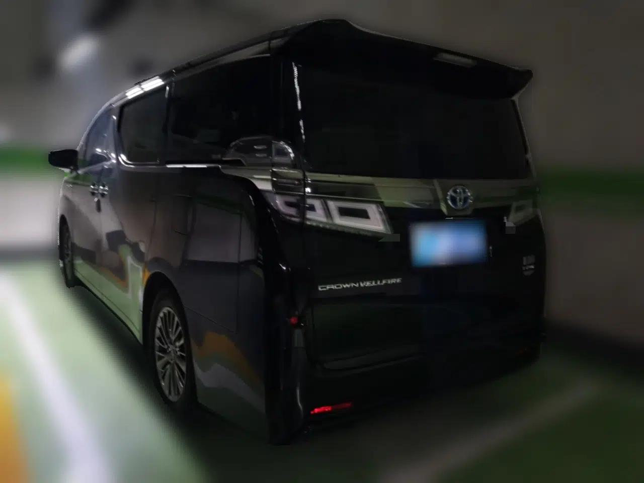 Toyota Vellfire 2021 Crown Dual-Engine 2.5L HV Luxury Edition — миниатюра 4