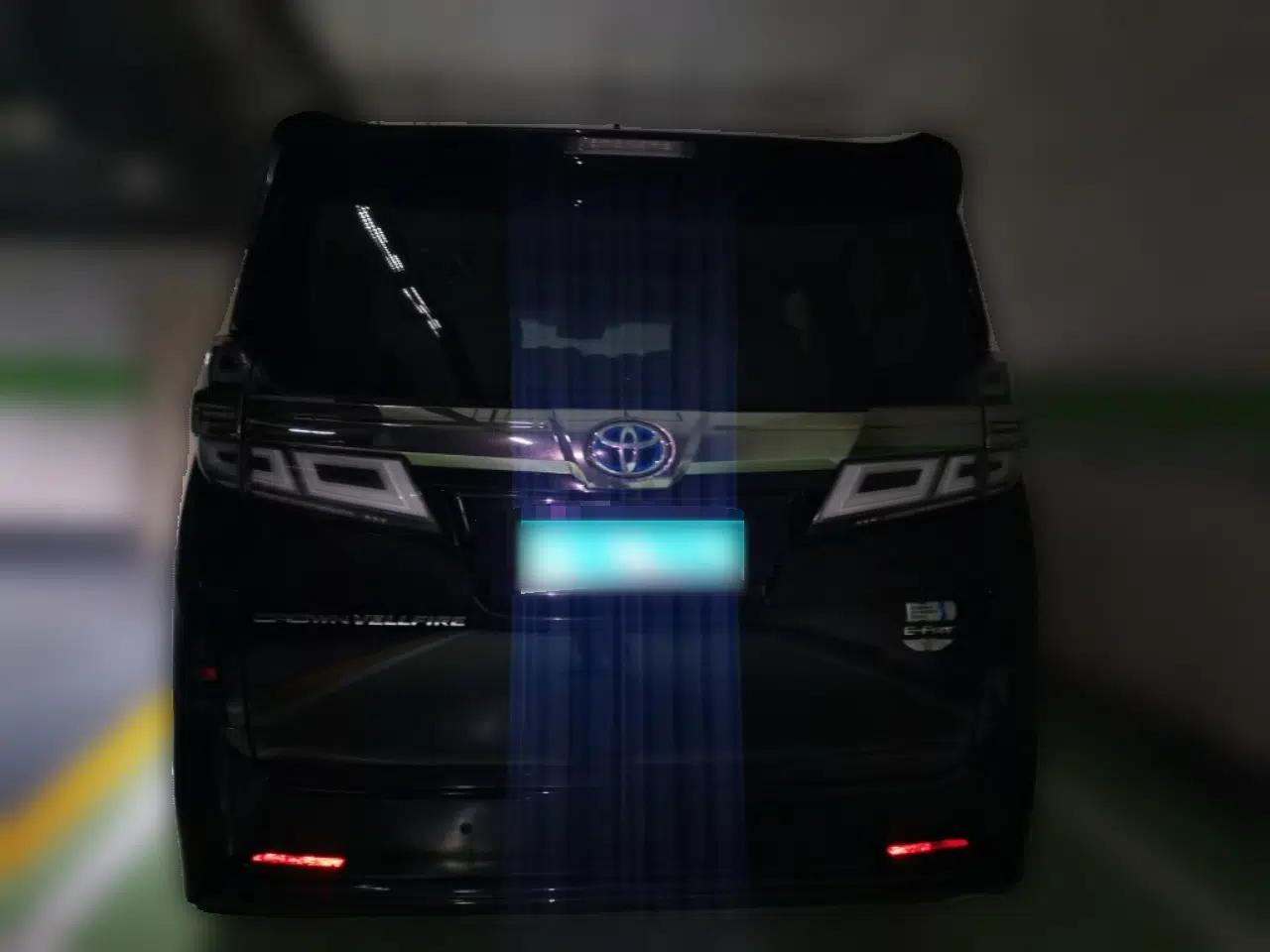 Toyota Vellfire 2021 Crown Dual-Engine 2.5L HV Luxury Edition — миниатюра 5
