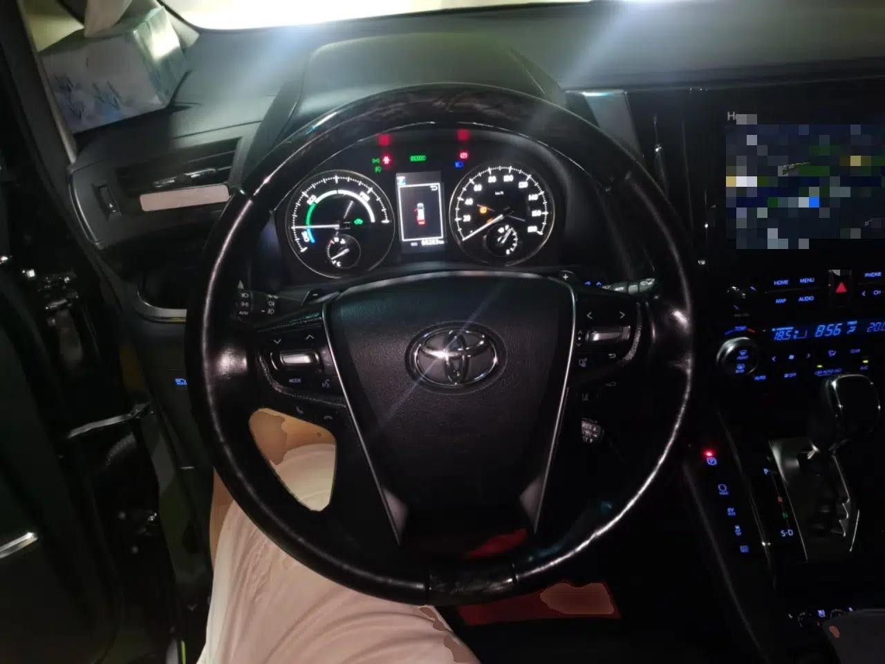 Toyota Vellfire 2021 Crown Dual-Engine 2.5L HV Luxury Edition — миниатюра 10