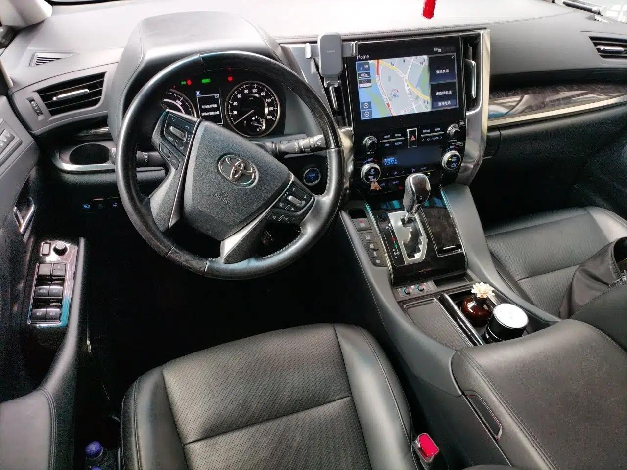 Toyota Vellfire 2020 Dual-Engine 2.5L HV Luxury Edition — миниатюра 9