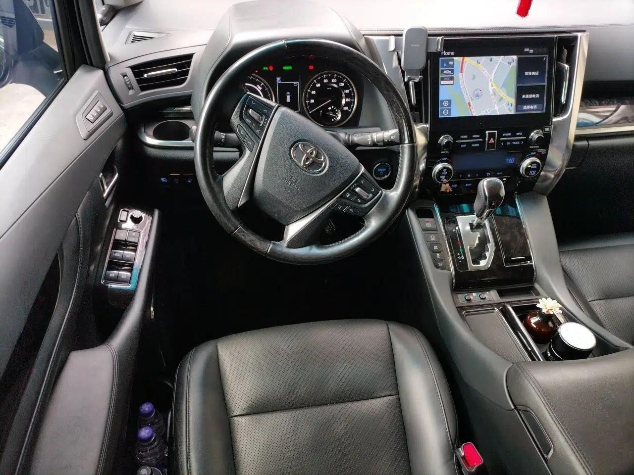 Toyota Vellfire 2020 Dual-Engine 2.5L HV Luxury Edition — миниатюра 10
