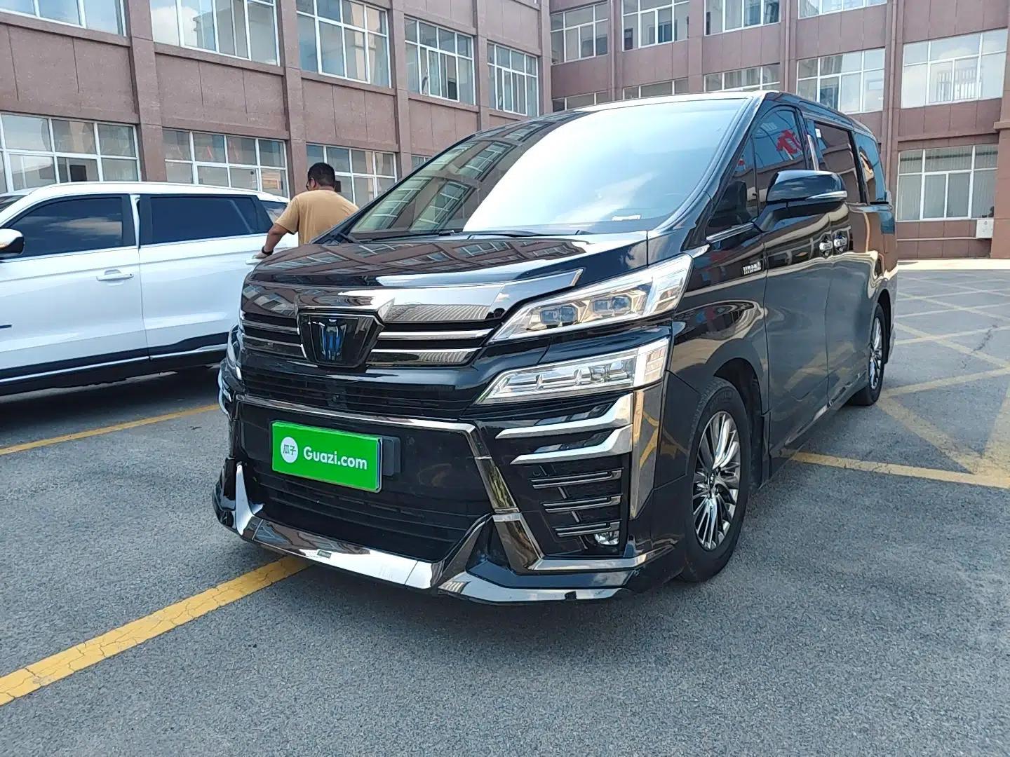 Toyota Vellfire 2023 Crown Dual-Engine 2.5L HV Prestige Edition — миниатюра 1