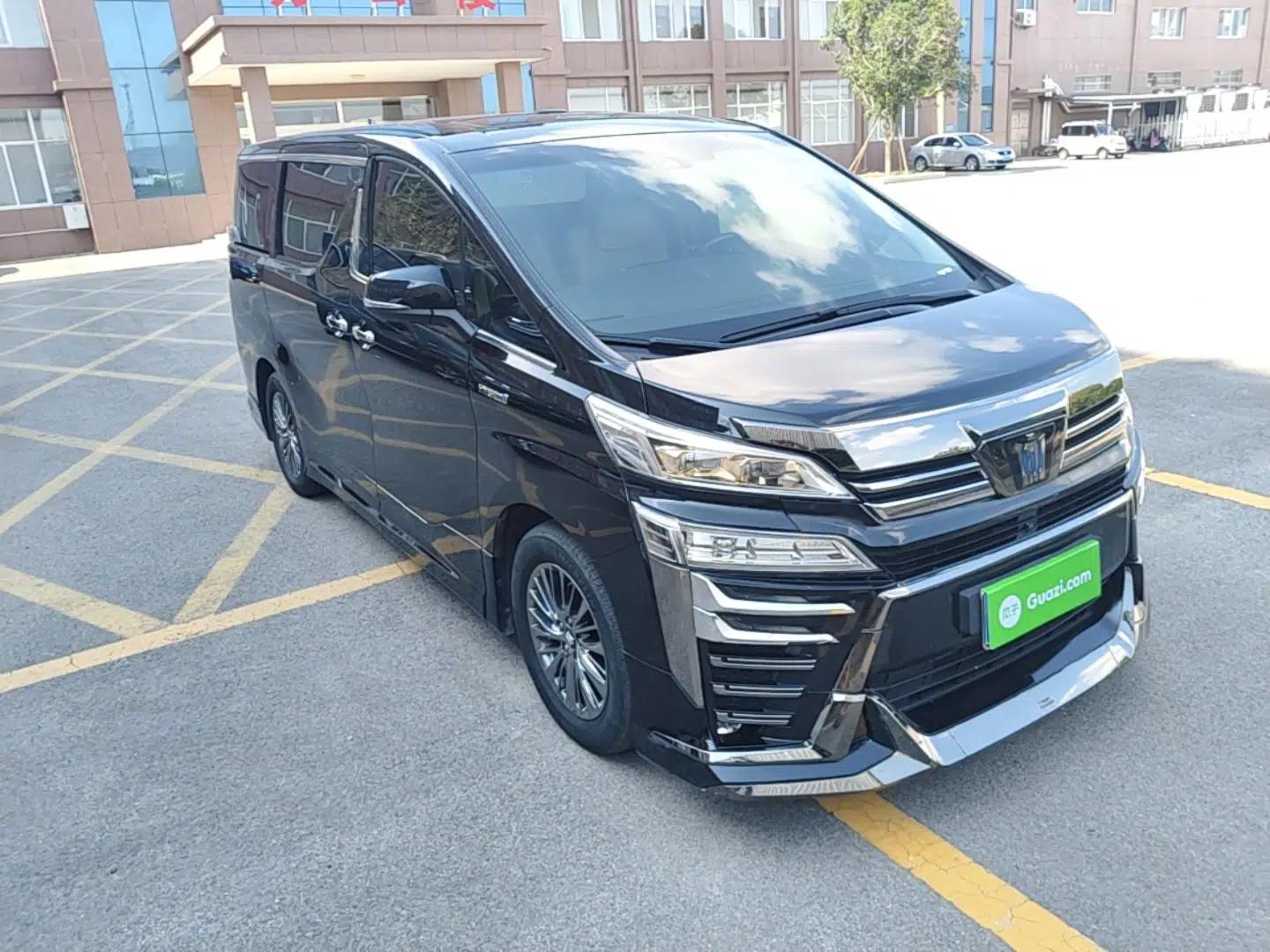 Toyota Vellfire 2023 Crown Dual-Engine 2.5L HV Prestige Edition — миниатюра 12