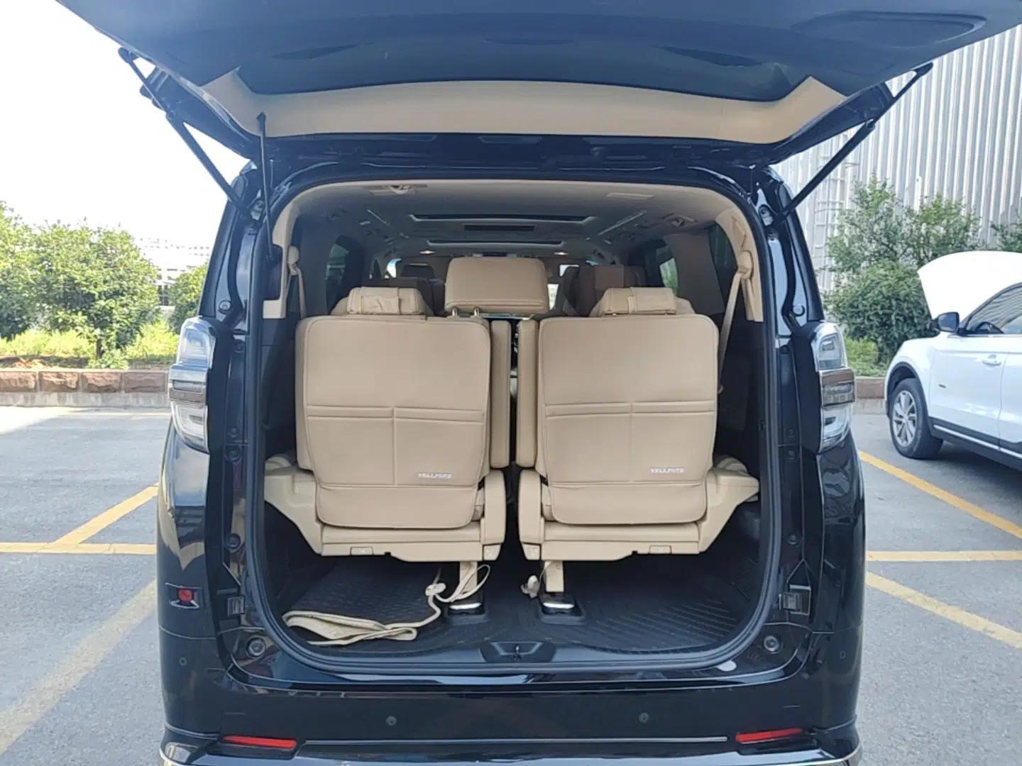 Toyota Vellfire 2023 Crown Dual-Engine 2.5L HV Prestige Edition — миниатюра 27