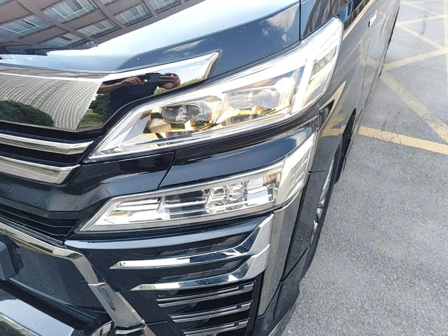 Toyota Vellfire 2023 Crown Dual-Engine 2.5L HV Prestige Edition — миниатюра 8